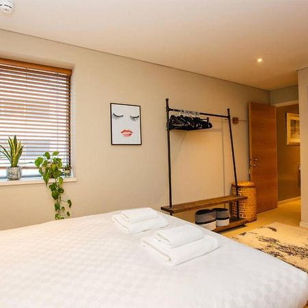 Modern 3 Bedroom Apartment In Paddington London Eksteriør bilde