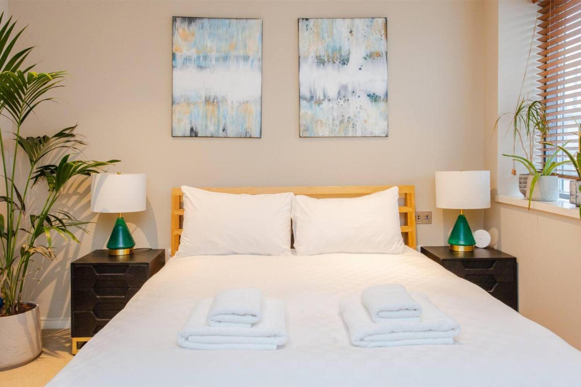 Modern 3 Bedroom Apartment In Paddington London Eksteriør bilde