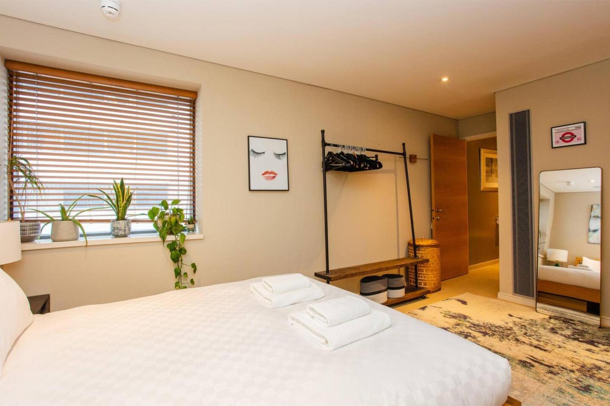 Modern 3 Bedroom Apartment In Paddington London Eksteriør bilde