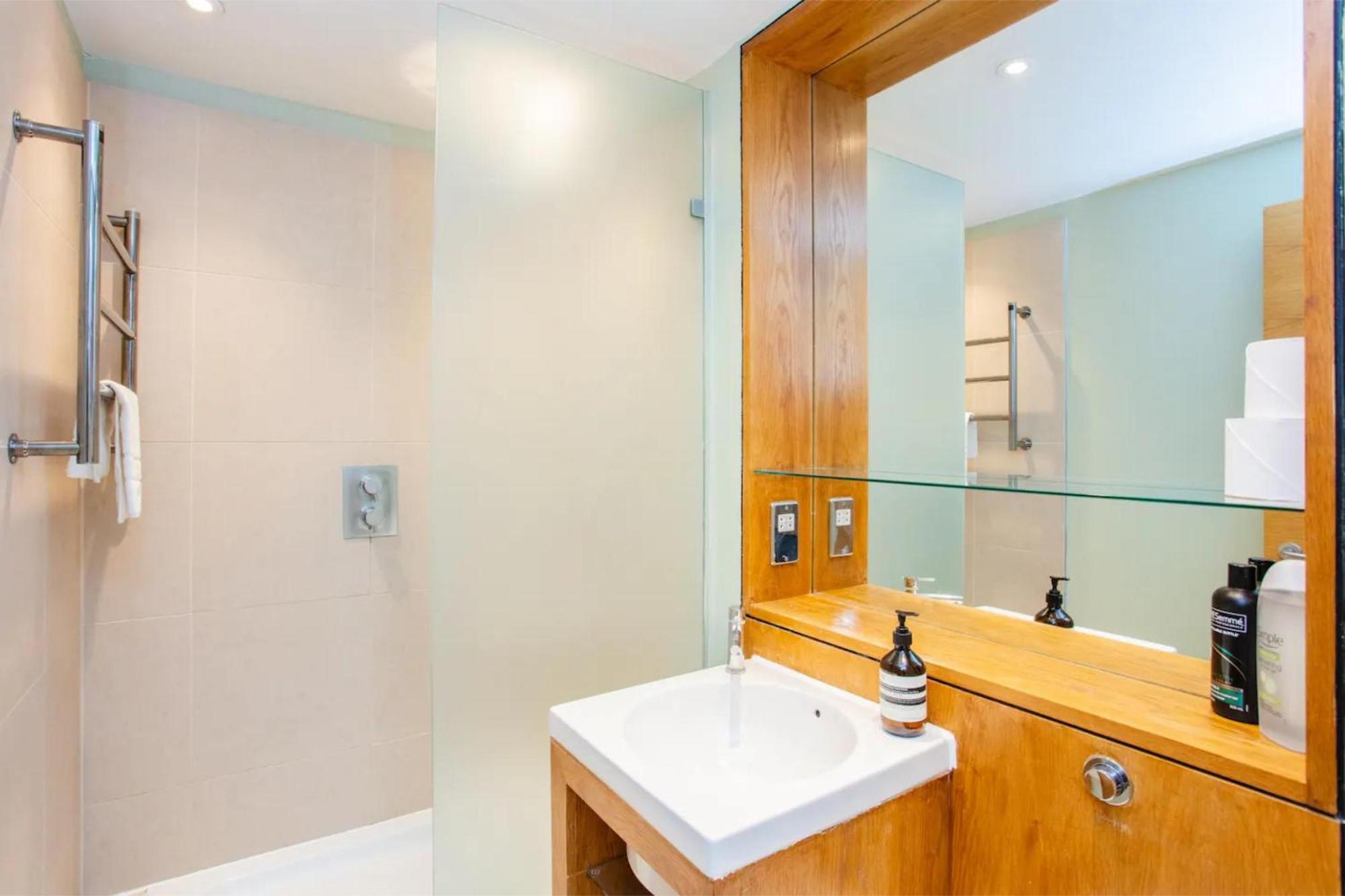 Modern 3 Bedroom Apartment In Paddington London Eksteriør bilde
